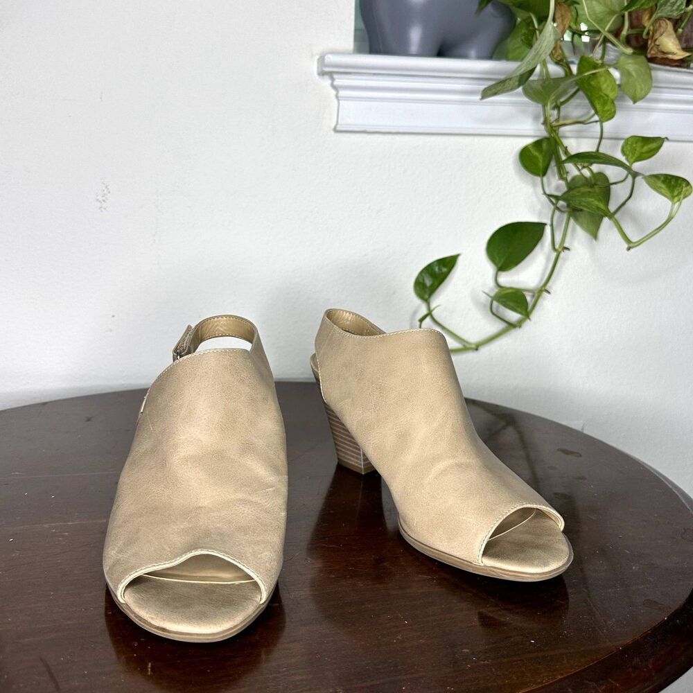 Naturalizer Teagan Slingback Heels Beige Size 9M Peep Toe Sandals Comfort